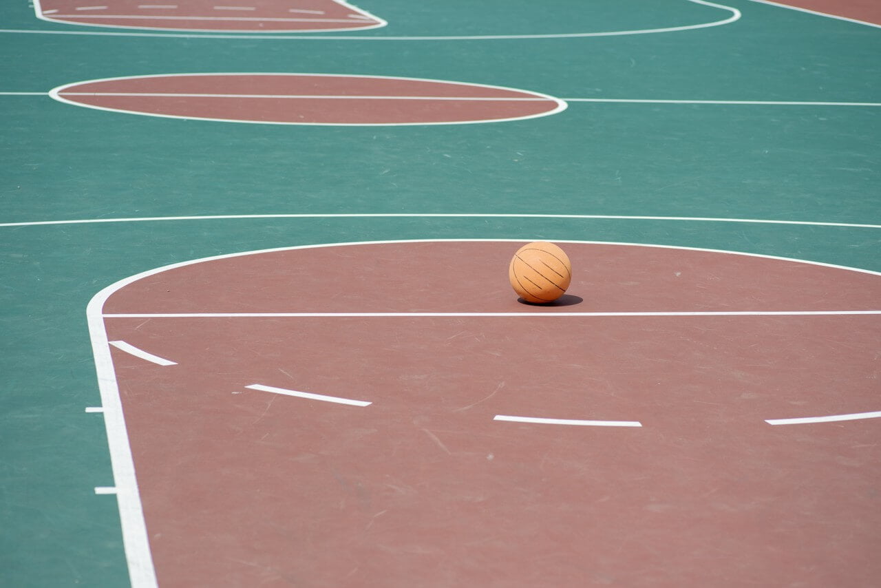 Gambar lapangan bola basket dan keterangannya